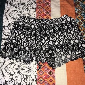 B&W flowy shorts